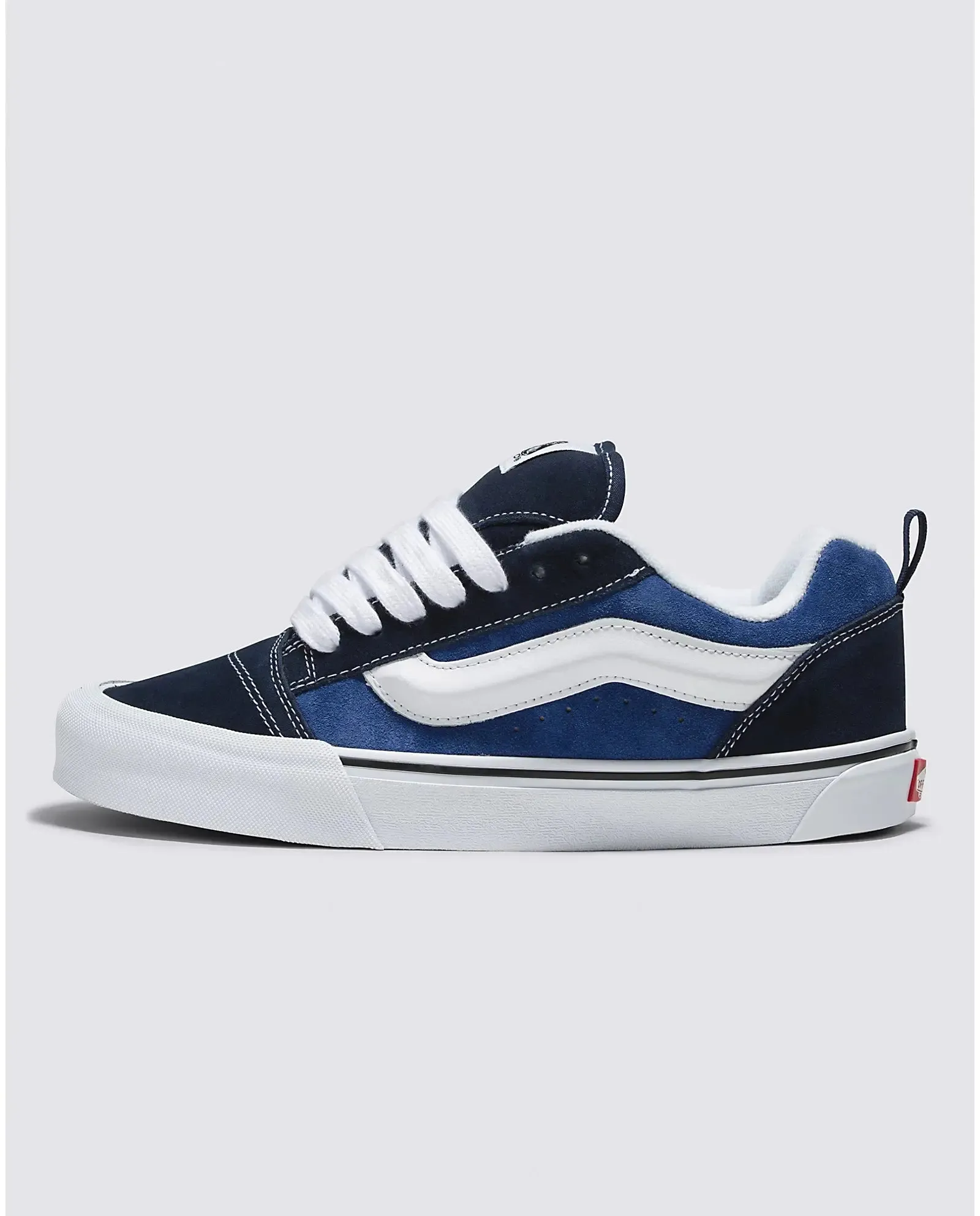 Unisex Vans Knu Skool – A Bold Revival of 90s Skate Style